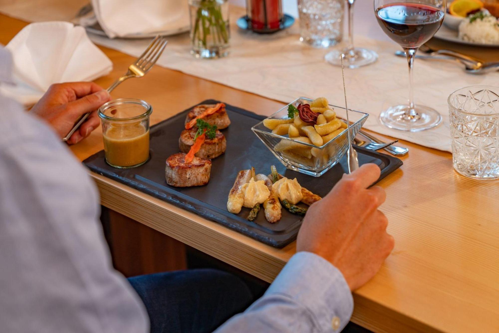 Felsners Hotel & Restaurant Хаус им Енщал Екстериор снимка